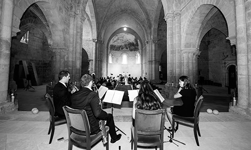 fotografía de ceremonia mientras toca Scherzo música en directo